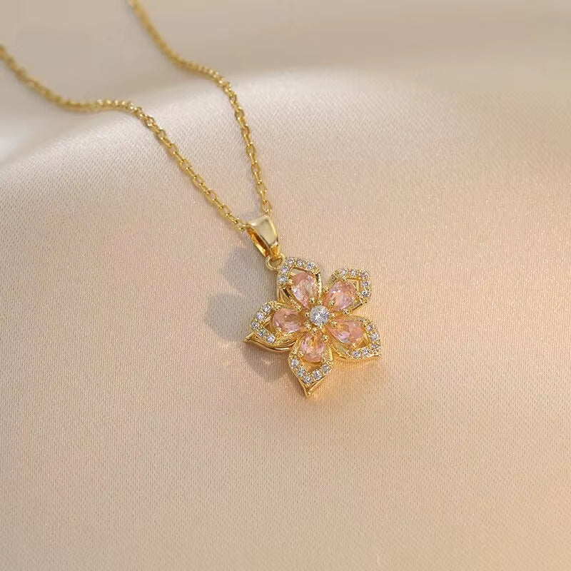 Elevate Your Style with the Light Luxury Gold Spin Zircon Flower Pendant Necklace - Perfect for Any Occasion!