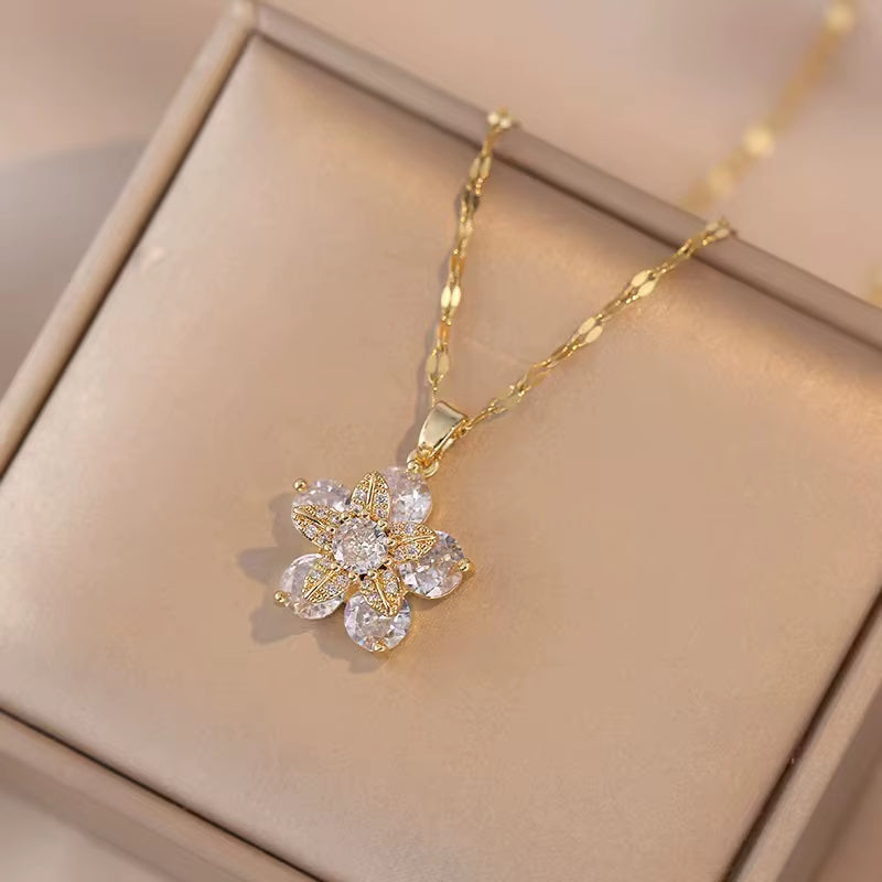 Elevate Your Style with the Light Luxury Gold Spin Zircon Flower Pendant Necklace - Perfect for Any Occasion!