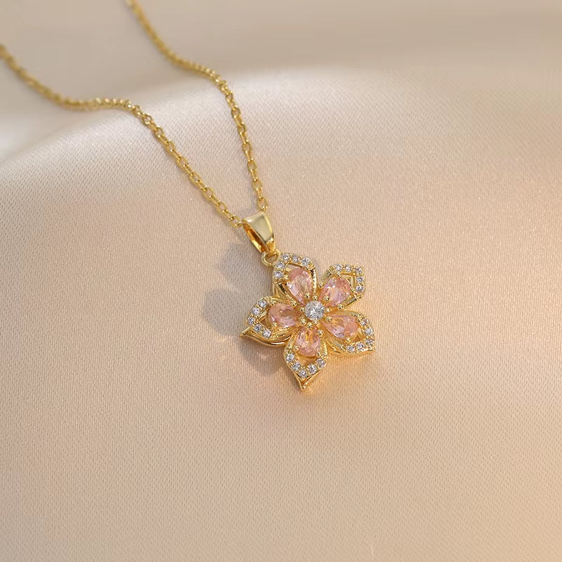 Elevate Your Style with the Light Luxury Gold Spin Zircon Flower Pendant Necklace - Perfect for Any Occasion!